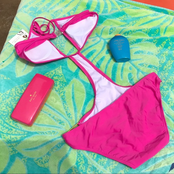 Love me Chic Cut out One piece Swimsuit - Picture 6 of 8